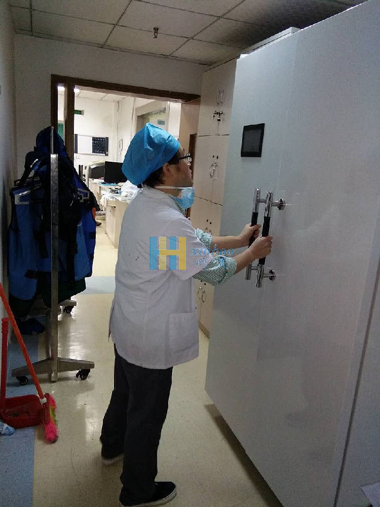 唐山市人民醫(yī)院醫(yī)用鉛服消毒柜安裝成功