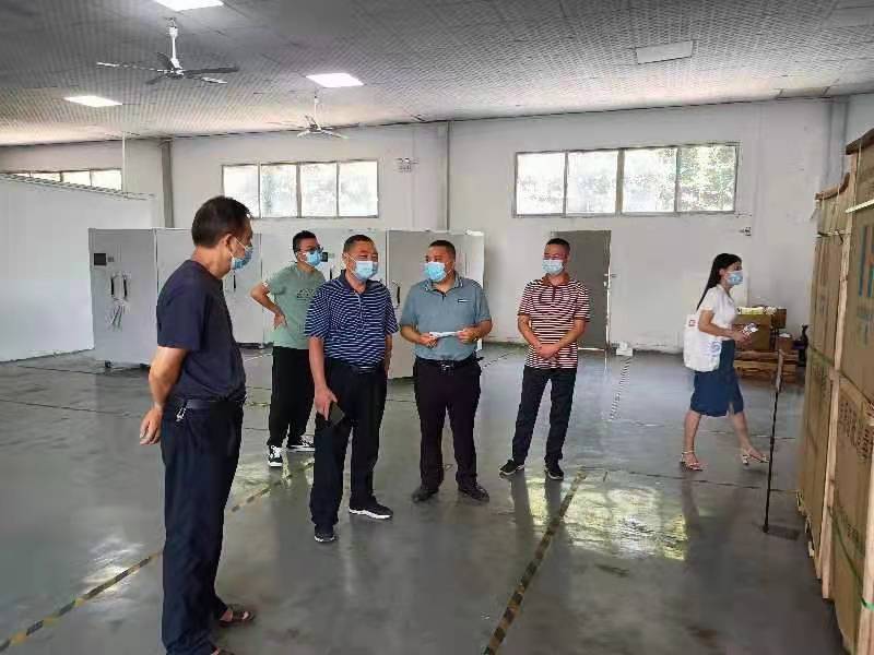 市場(chǎng)監(jiān)督管理局李曉豐帶隊(duì)走訪醫(yī)療器械企業(yè)